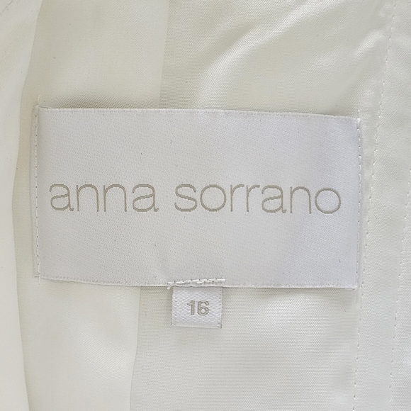 ANNA SORRANO "SUZETTE" STRAPLESS WEDDING GOWN WITH CHANTILLY EYELASH HEM - Picture 13 of 16